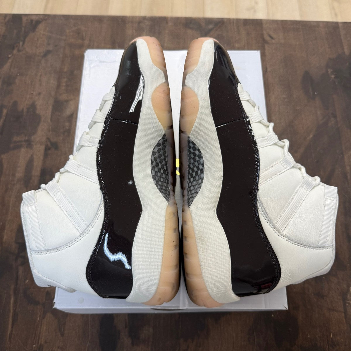 Jordan 11 Retro Neapolitan (Women's) - Image 4