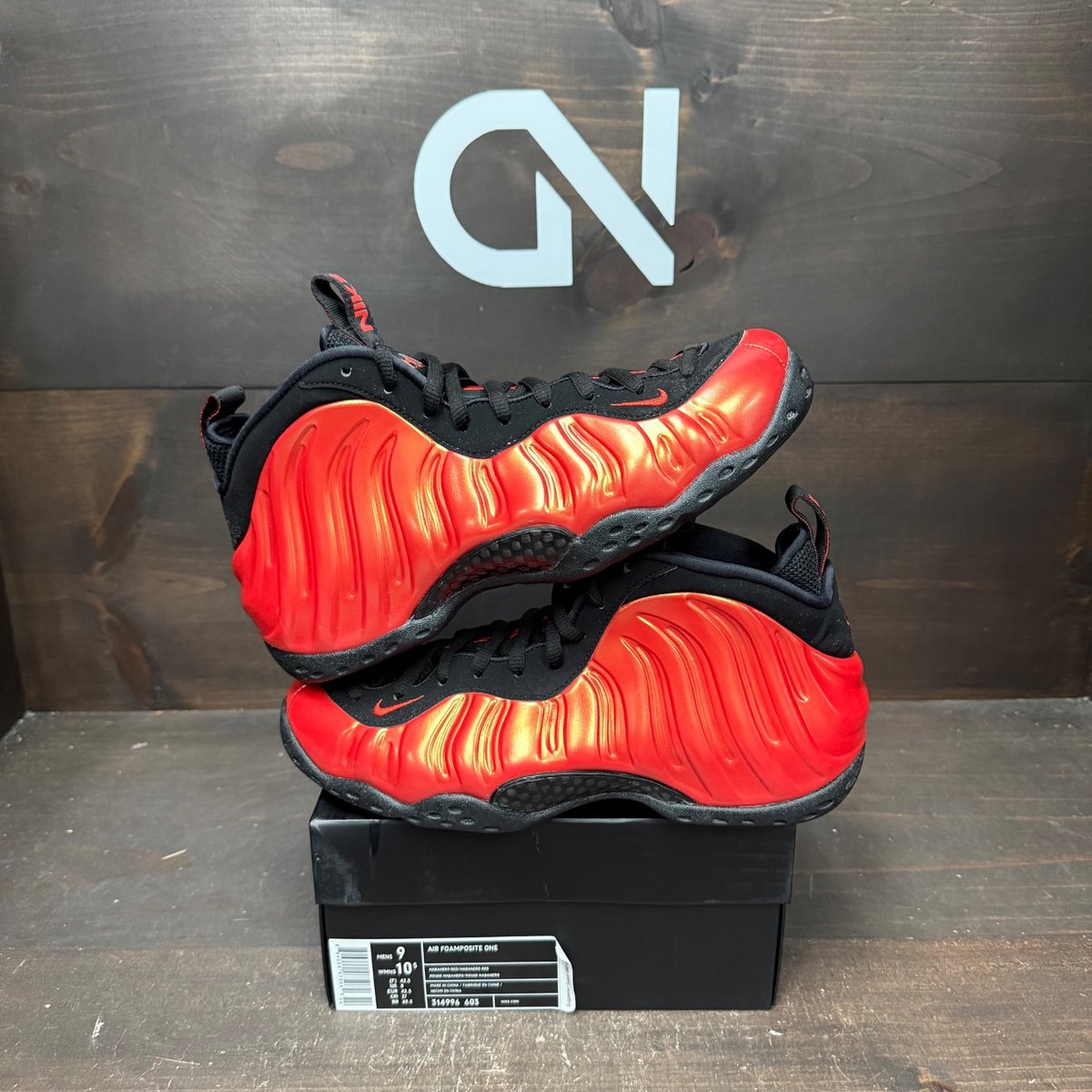 Nike Air Foamposite One Habanero Red Size 9 (Pre-Owned) - front