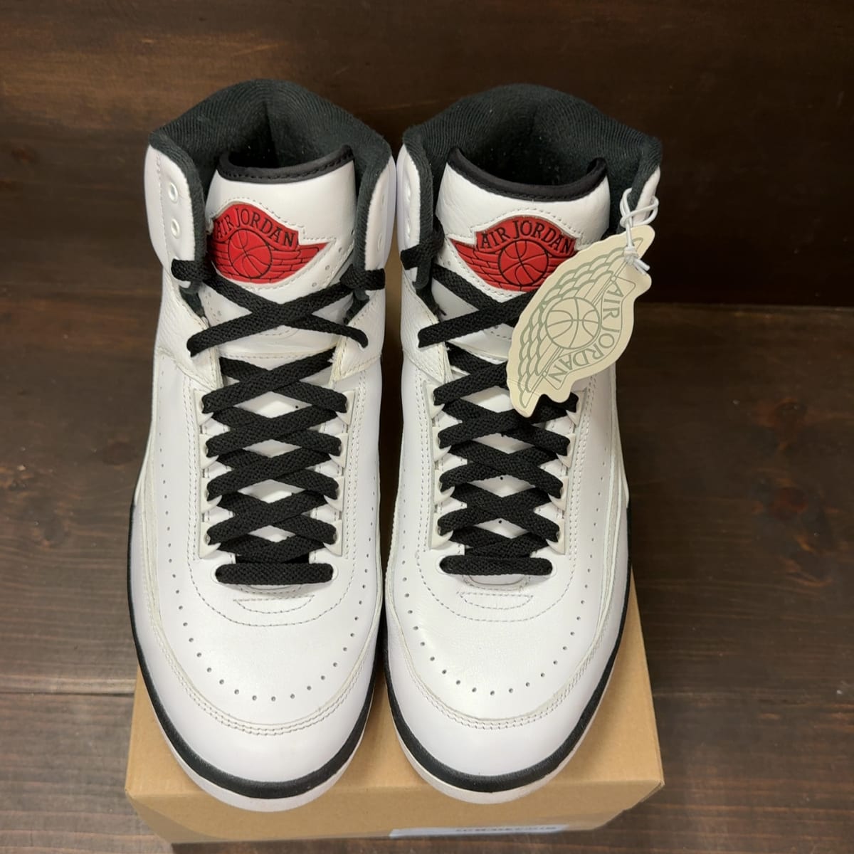 Jordan 2 Retro OG Chicago (2022) Size 10.5 (Pre-Owned) - tag