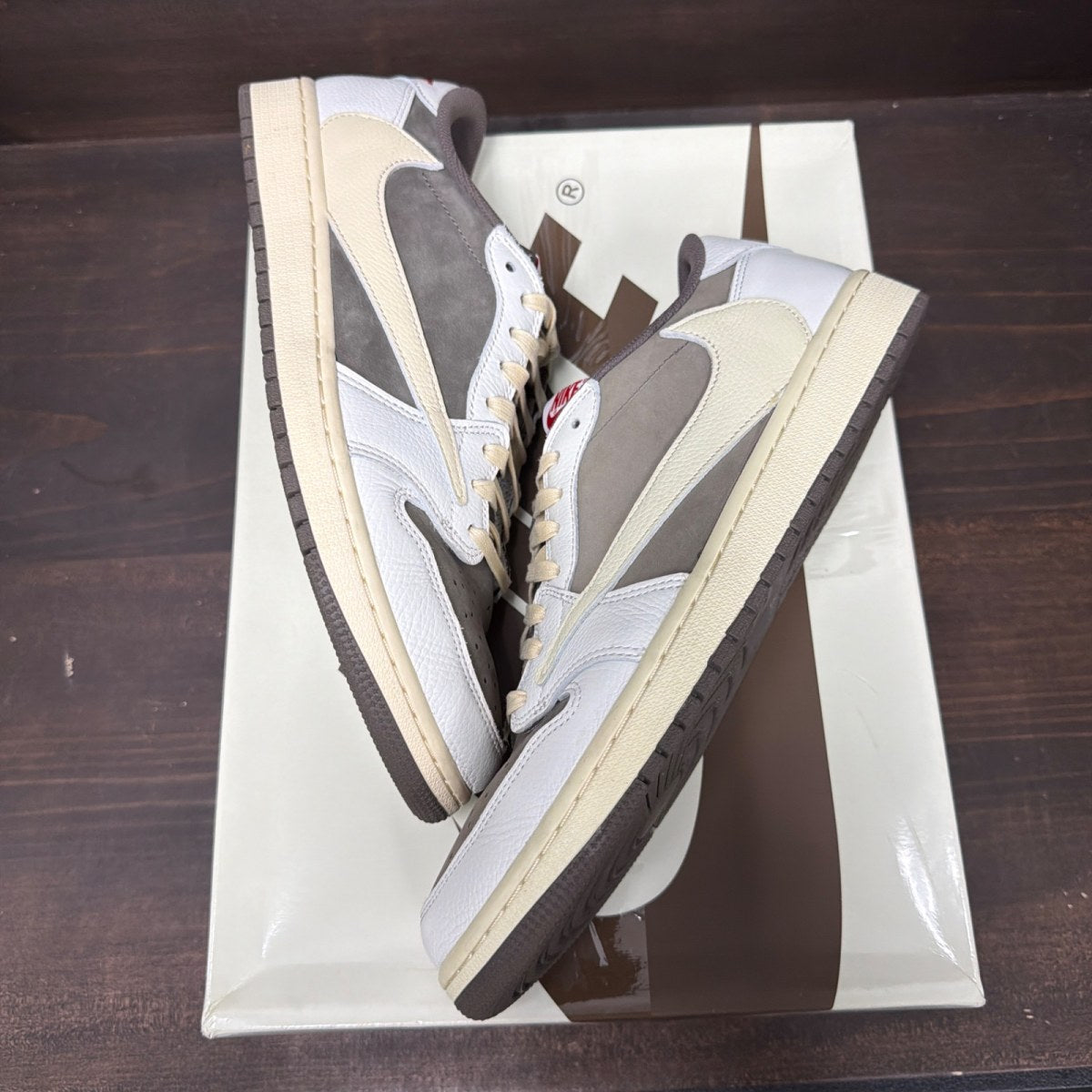Jordan 1 Retro Low OG SP Travis Scott Reverse Mocha - Image 2