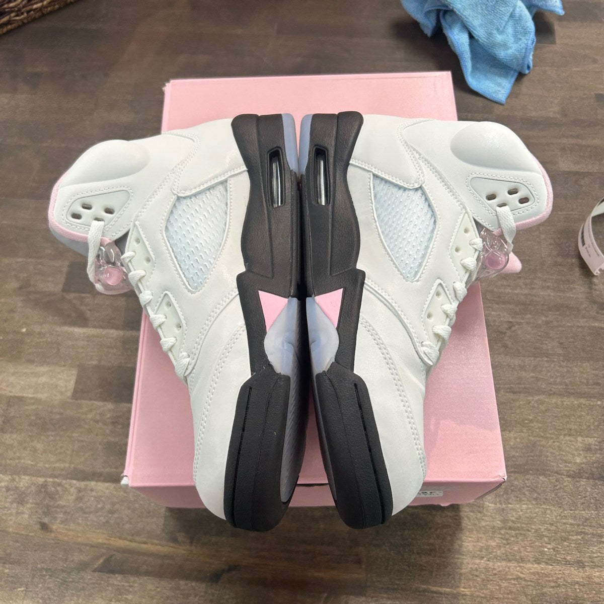 Jordan 5 Retro Medium Soft Pink - Image 3