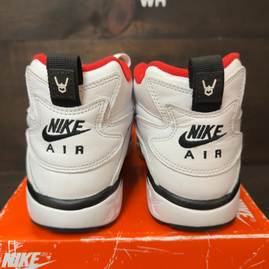 Nike Air Diamond Turf Proto '92 Atlanta Falcons Size 7.5 (Pre-Owned)