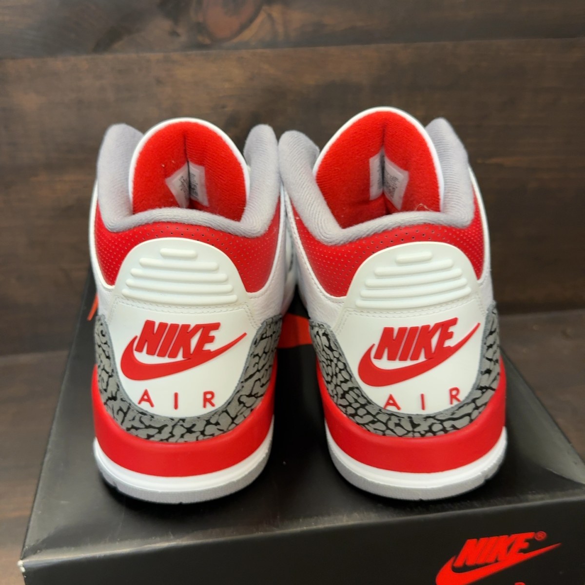 Jordan 3 Retro Fire Red (2022) - Image 4