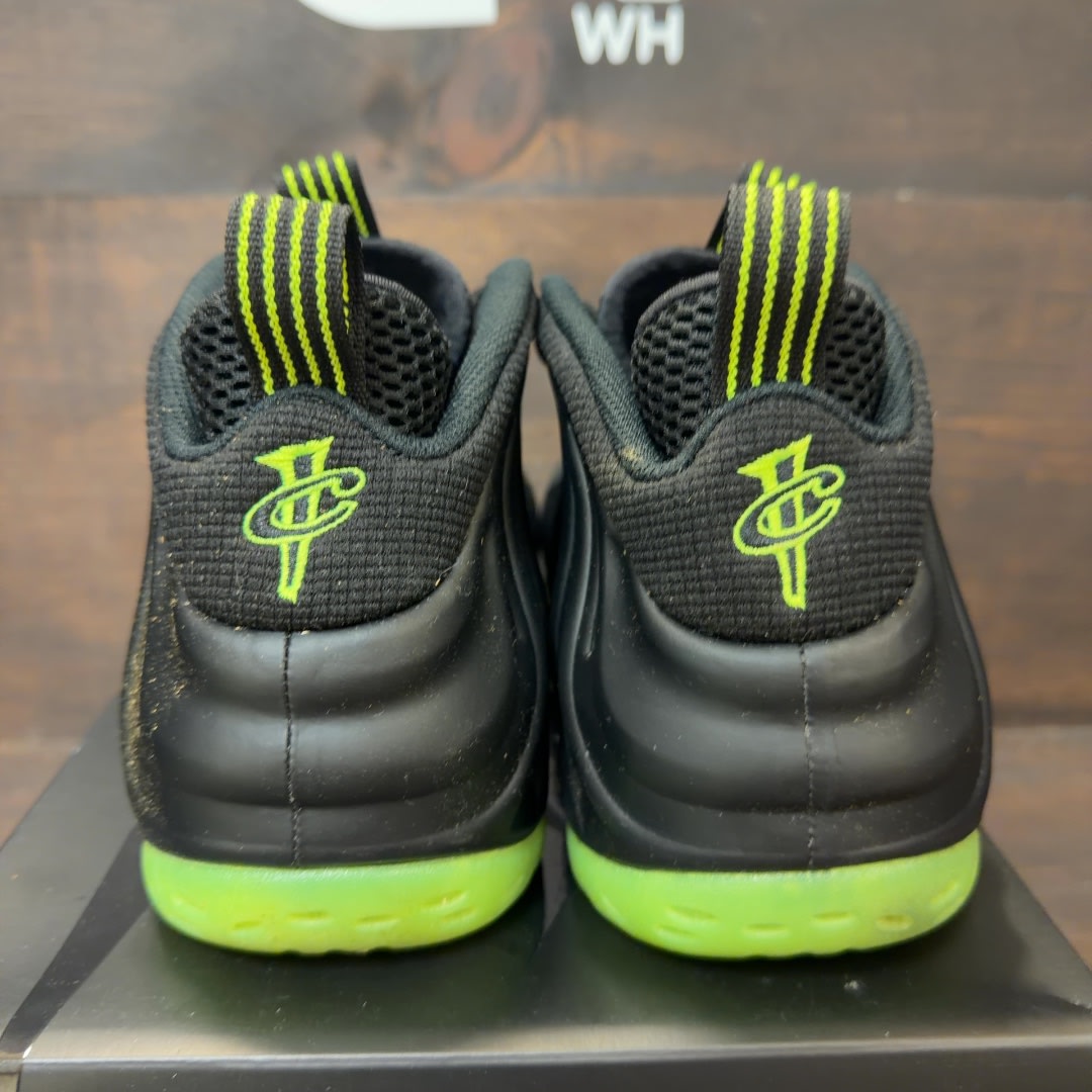 Nike Air Foamposite One Black Volt - Image 4