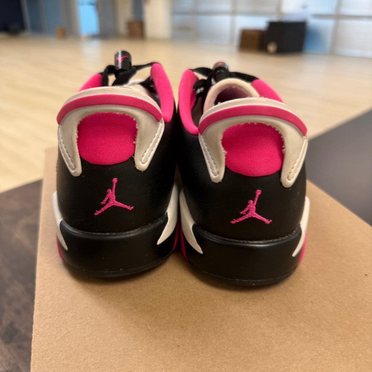 Jordan 6 Retro Low Fierce Pink (GS) Size 6Y (Pre-Owned) - Image 5