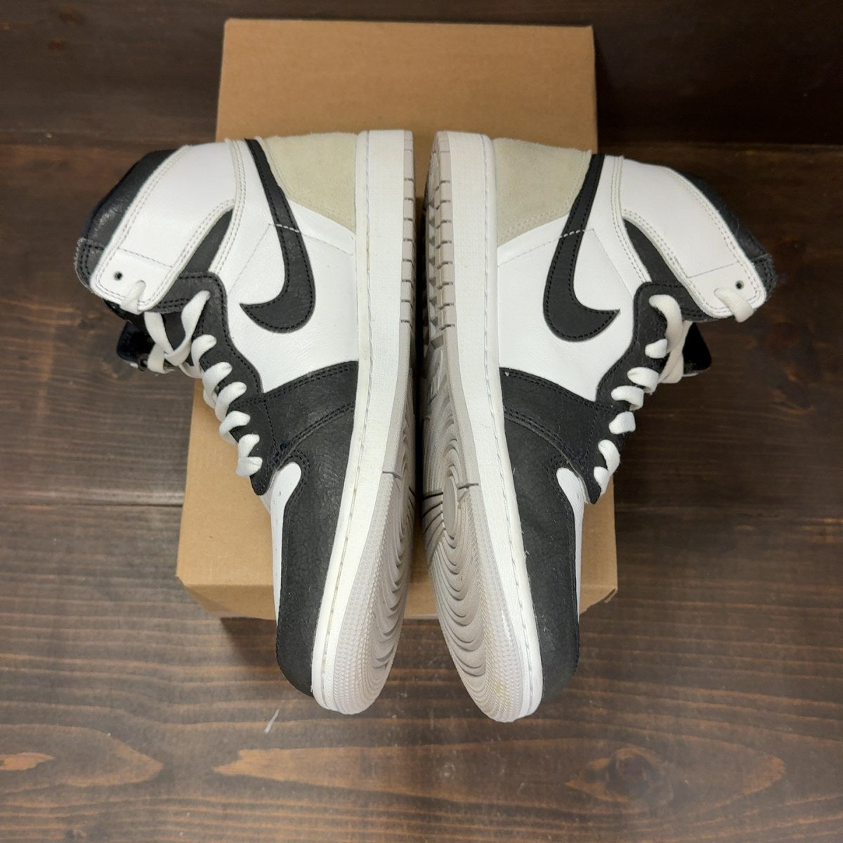 Jordan 1 Retro High OG Bleached Coral Size 11 (Pre-Owned) - Image 4