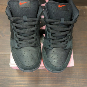 Nike SB Dunk Low Black Pigeon - Image 3