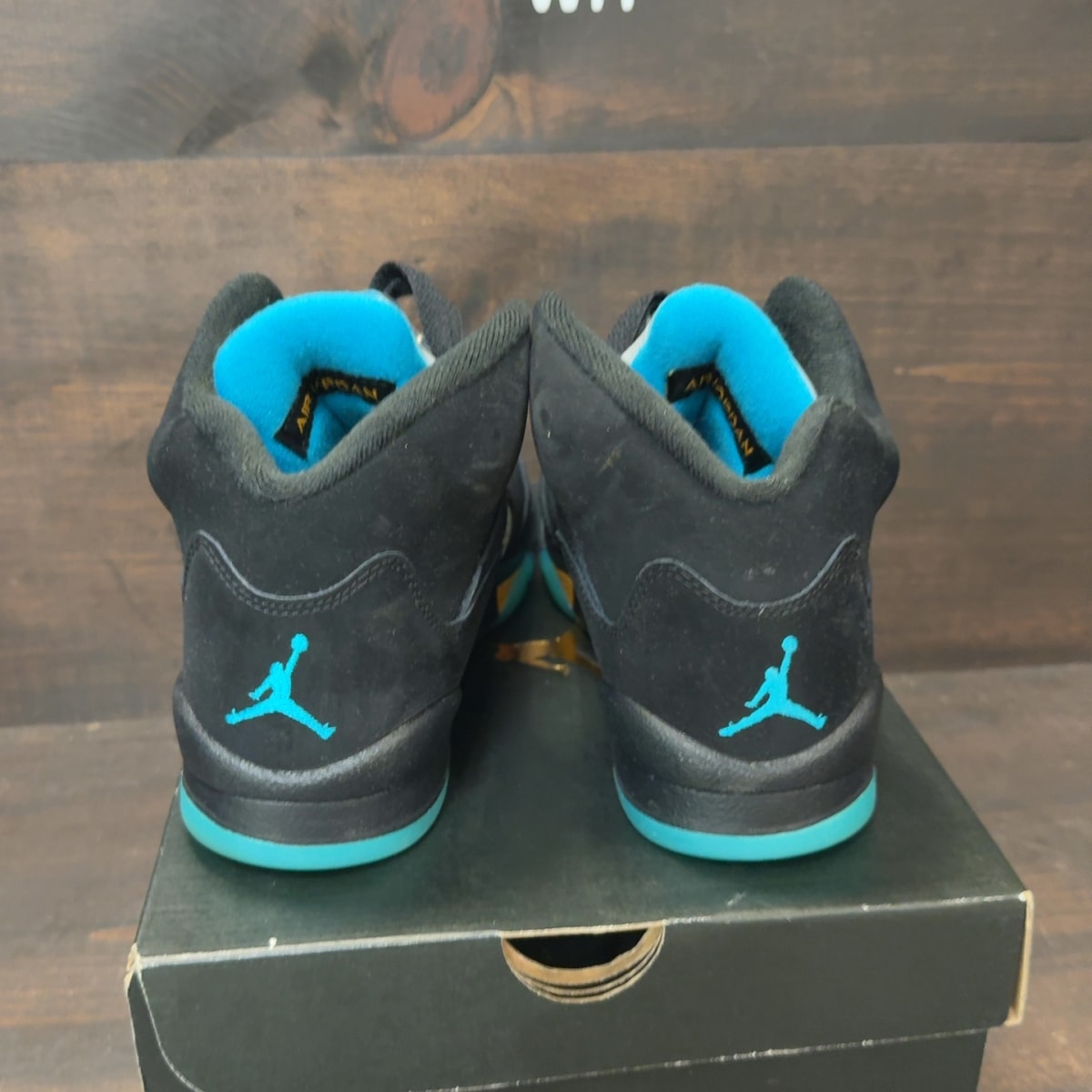 Jordan 5 Retro Aqua (GS) Size 7Y (Pre-Owned)