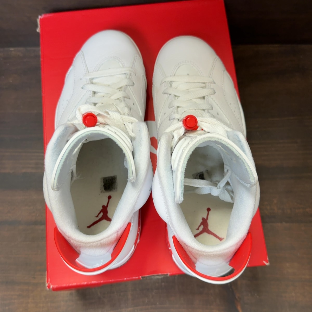 Jordan 6 Retro Red Oreo Size 7 (Pre-Owned) - Image 5