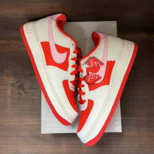 Nike Air Force 1 Low Valentine's Day (2025) (GS) - Image 2