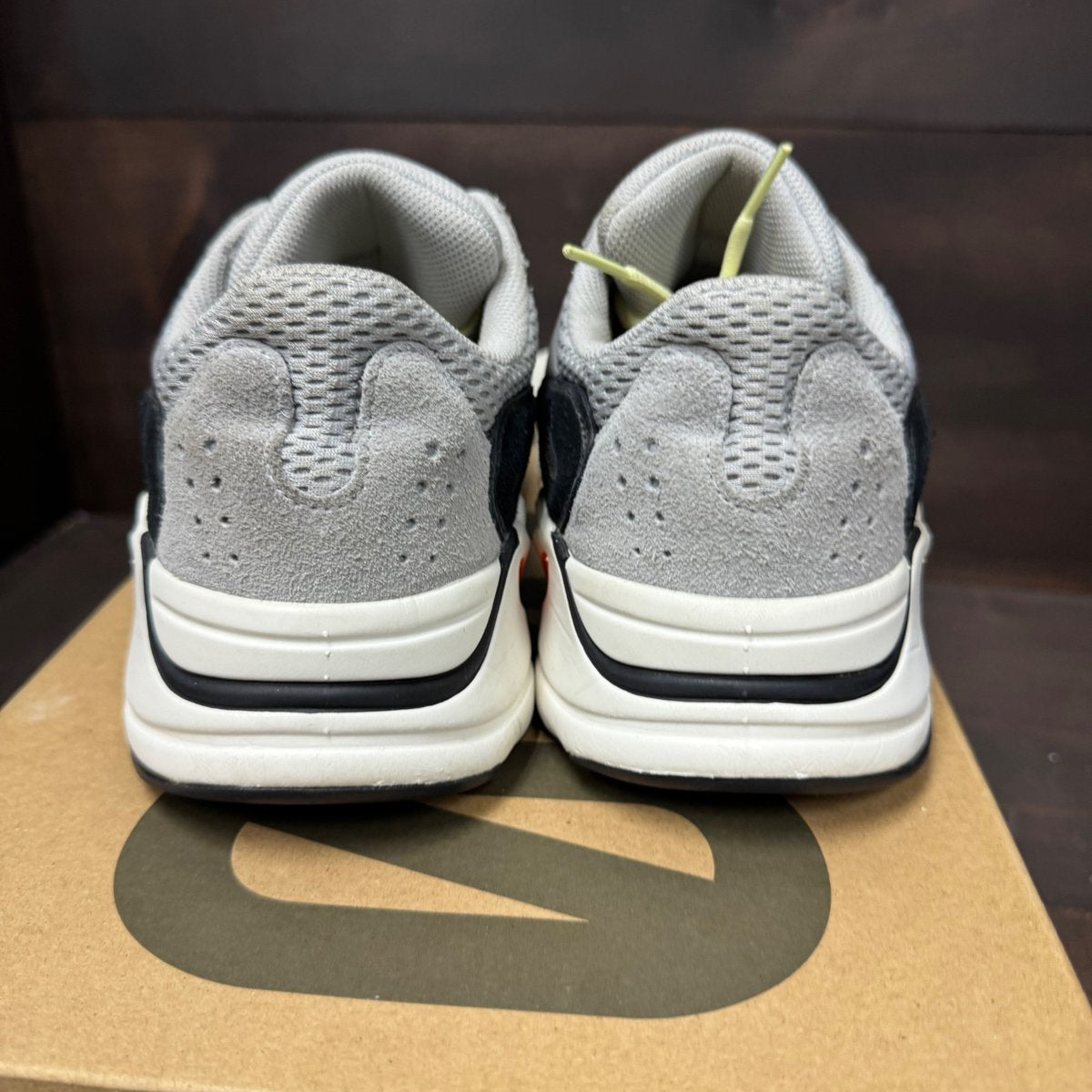 adidas Yeezy Boost 700 Wave Runner Size 9 (Pre-Owned) - sole