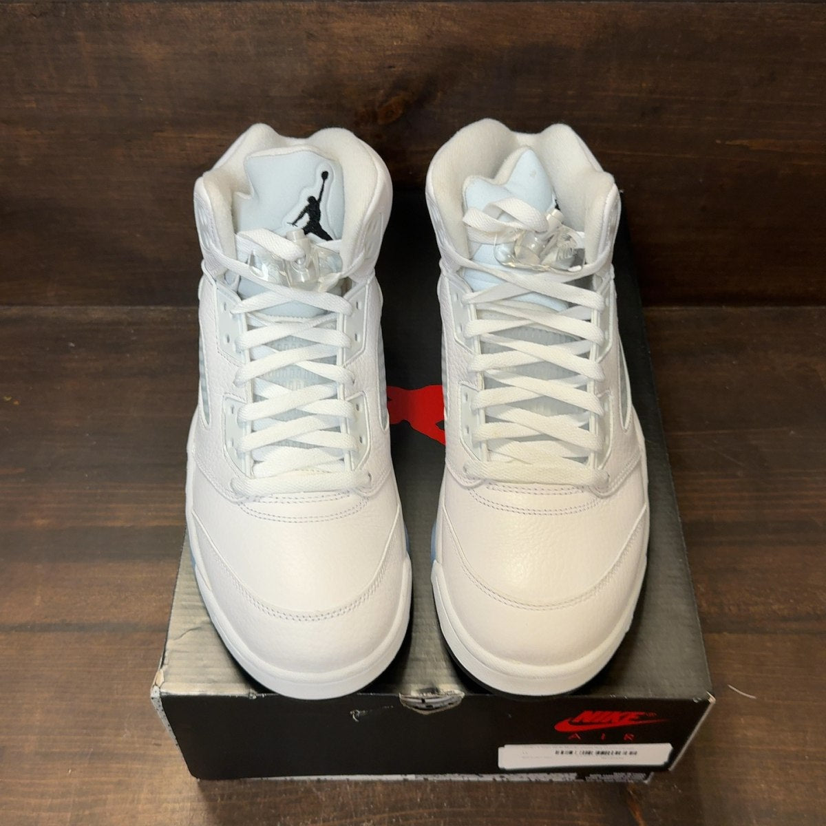 Jordan 5 Retro White Metallic (2026) Size 11 (Pre-Owned) - Image 3