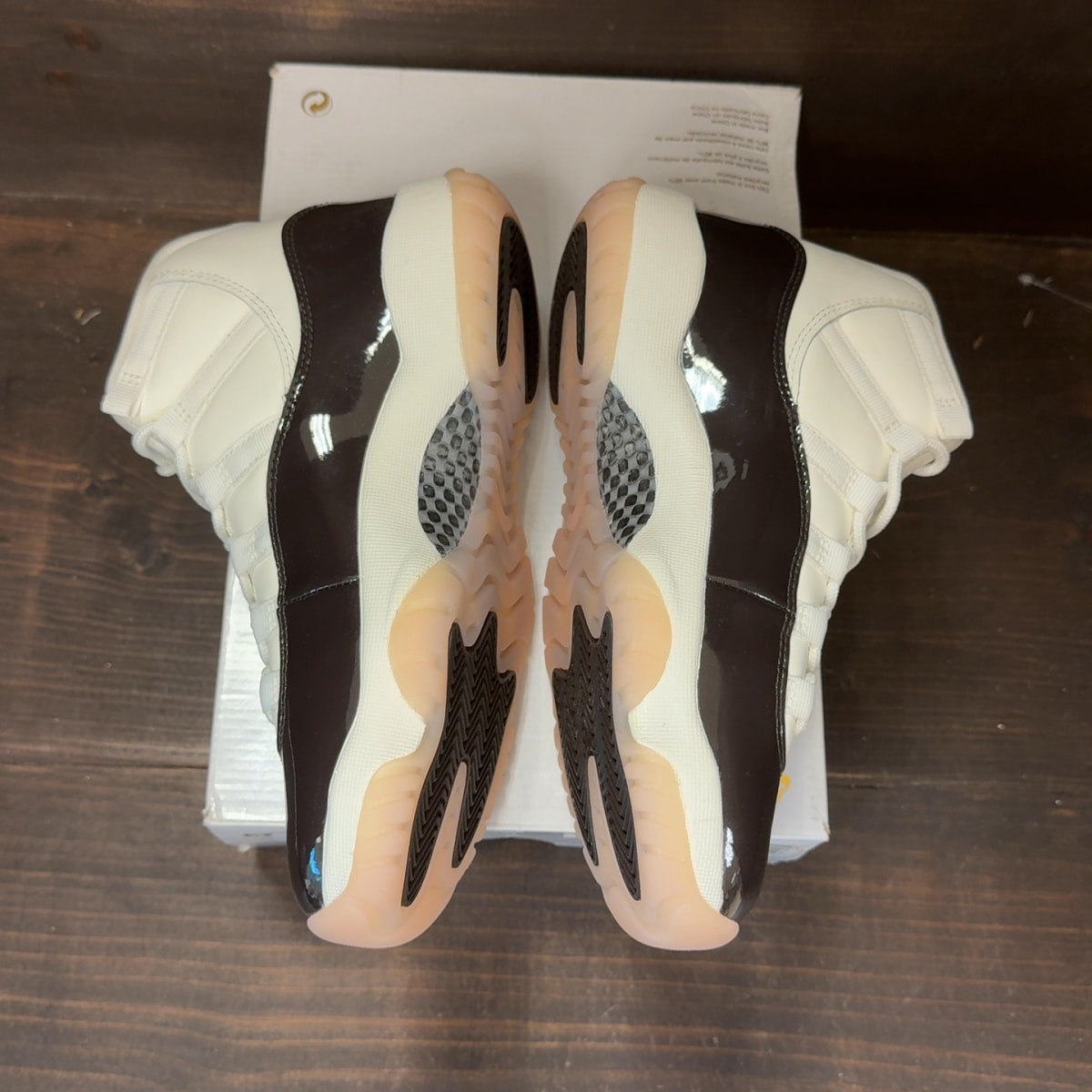 Jordan 11 Retro Neapolitan (Women's) - Image 4
