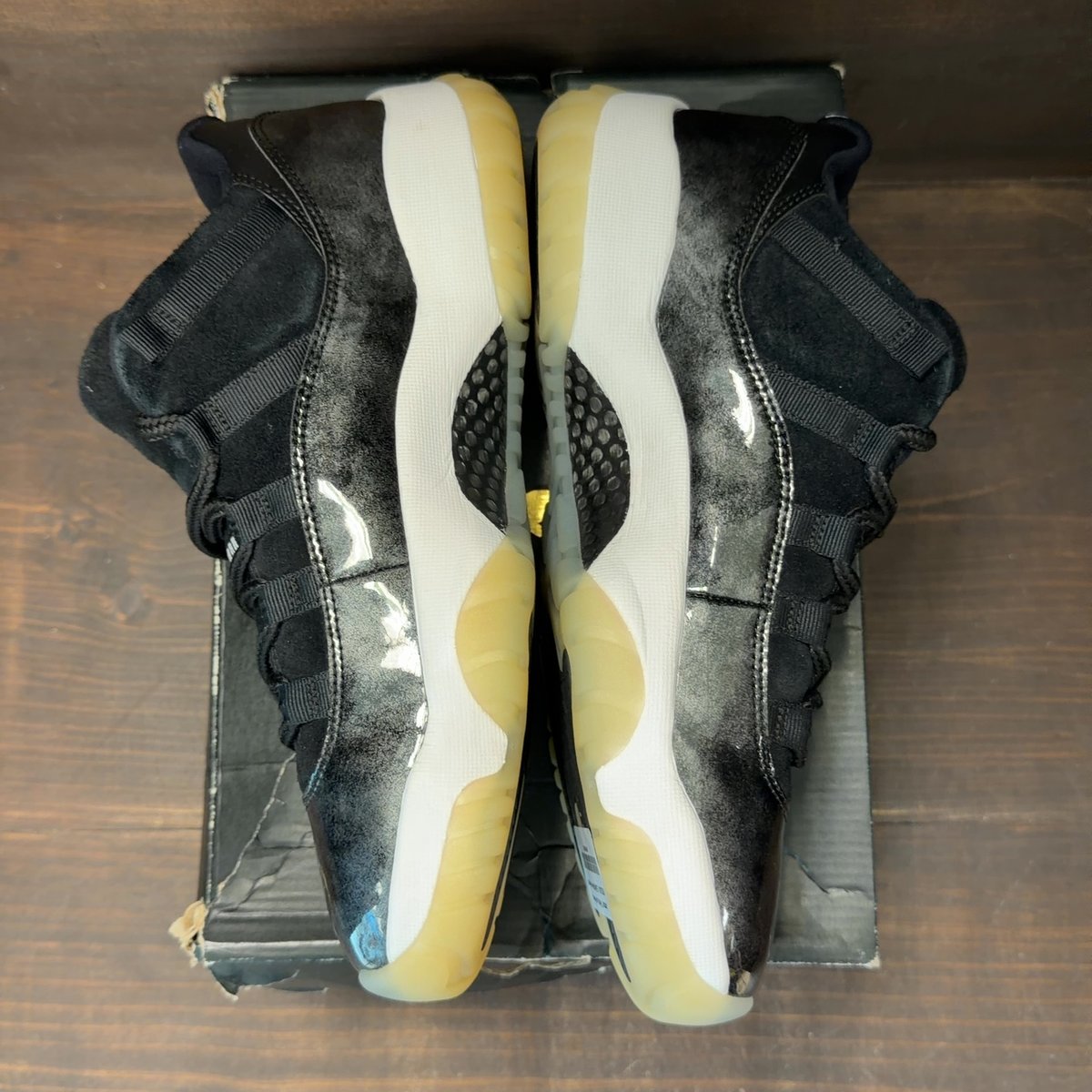 Jordan 11 Retro Low Barons Size 8.5 (Pre-Owned) - aux
