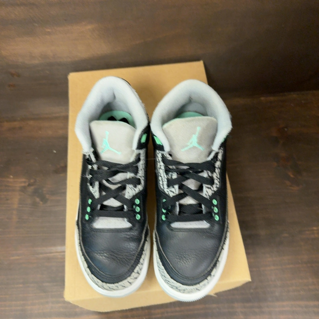Jordan 3 Retro Green Glow (GS) Size 5.5Y (Pre-Owned) - Image 3