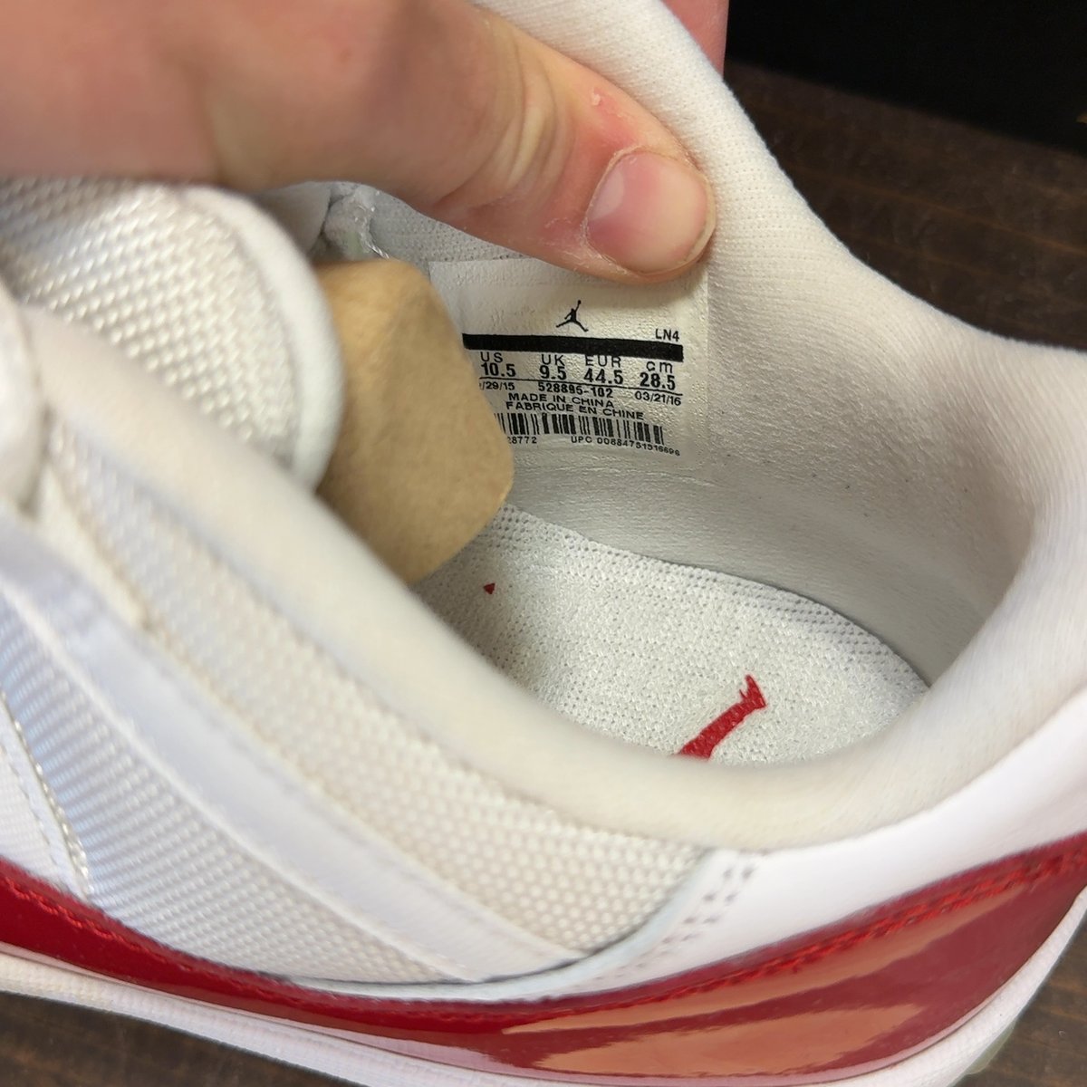 Jordan 11 Retro Low Cherry (2016) Size 10.5 (Pre-Owned) - aux