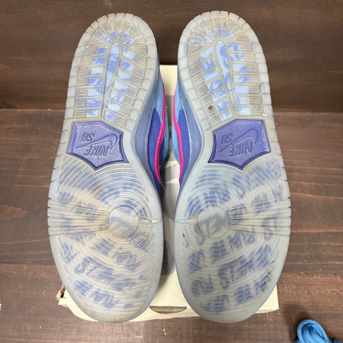 Nike SB Dunk Low Run The Jewels - Image 6