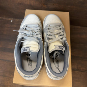 Nike Dunk Low SE Light Carbon Size 8.5 (Pre-Owned) - Image 5