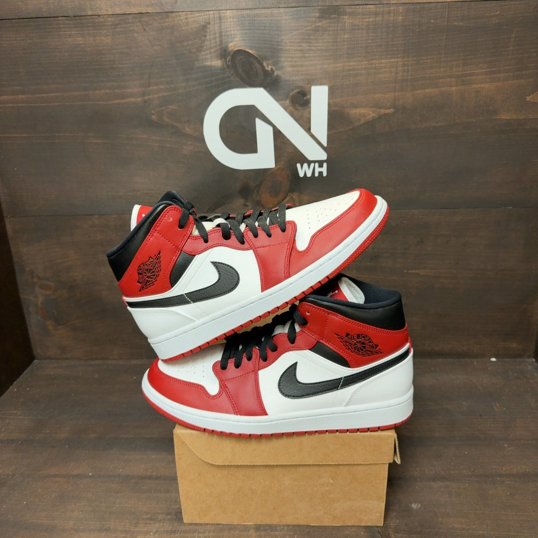 Jordan 1 Mid Chicago Toe Size 10 (Pre-Owned) - Image 1