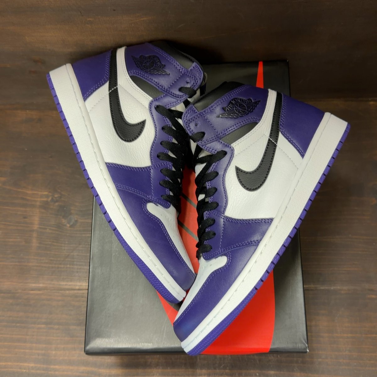 Jordan 1 Retro High Court Purple White Size 10 (Pre-Owned) - back