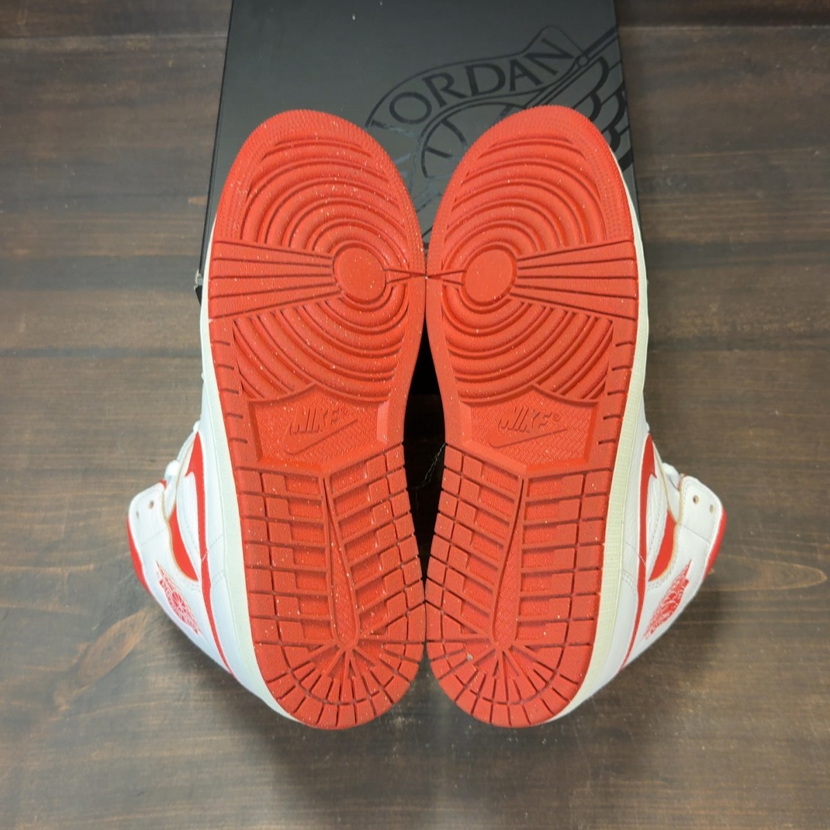 Jordan 1 Mid SE Dune Red Size 8 (Pre-Owned)