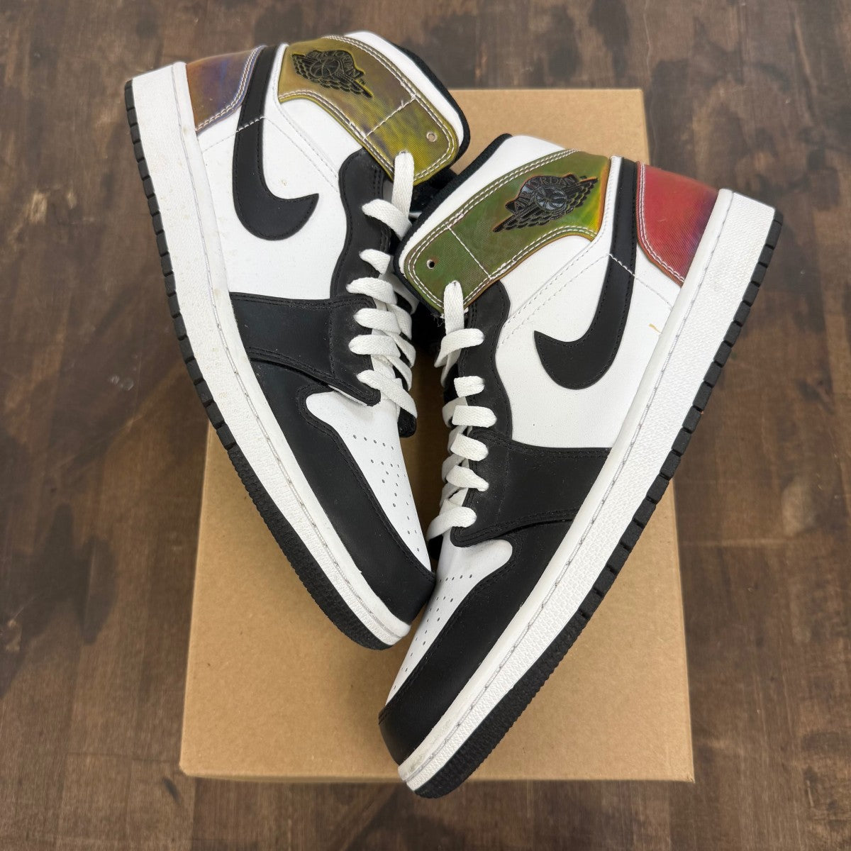 Jordan 1 Mid Heat Reactive Size 9.5 (Pre-Owned) - Image 1