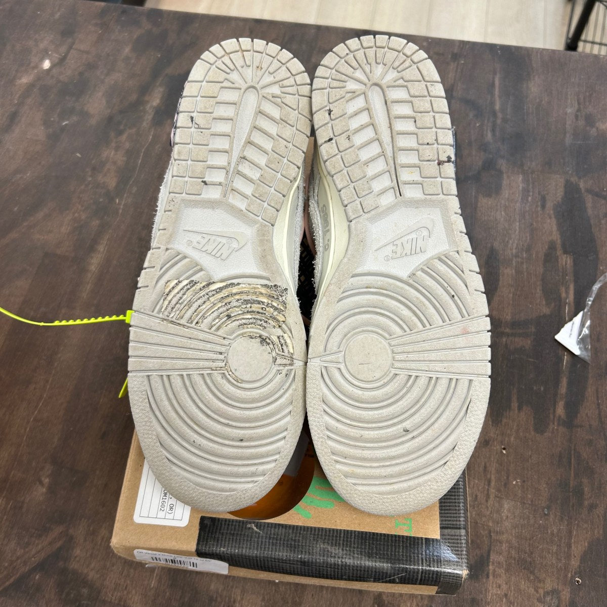 Nike Dunk Low Off-White Lot 12 - Image 5