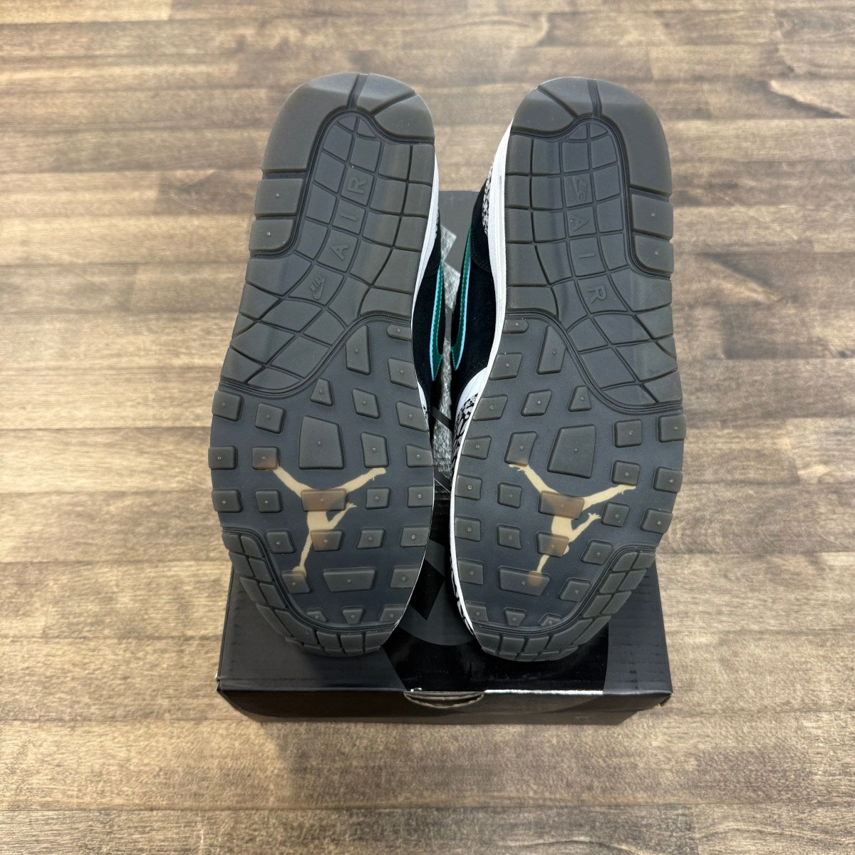 Nike Air Max 1 atmos x Jordan Size 9.5 (Pre-Owned) - Image 5