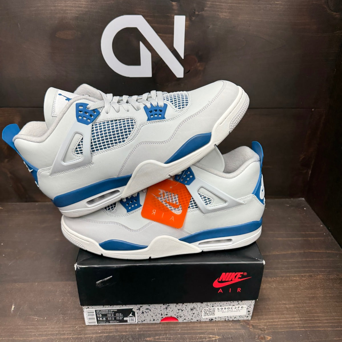 Jordan 4 Retro Military Blue (2024) - Image 1