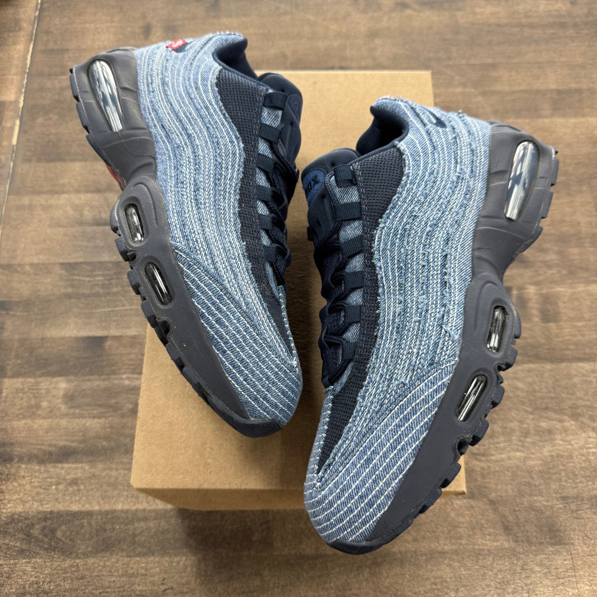 Nike Air Max 95 OG Levis Obsidian - Image 1