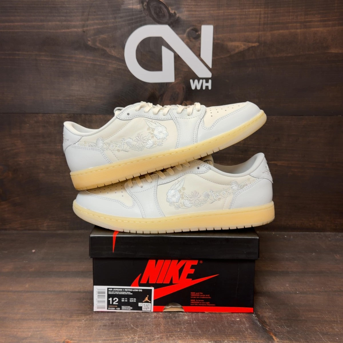 Jordan 1 Retro Low OG Rabbit Floral Swoosh - Image 1