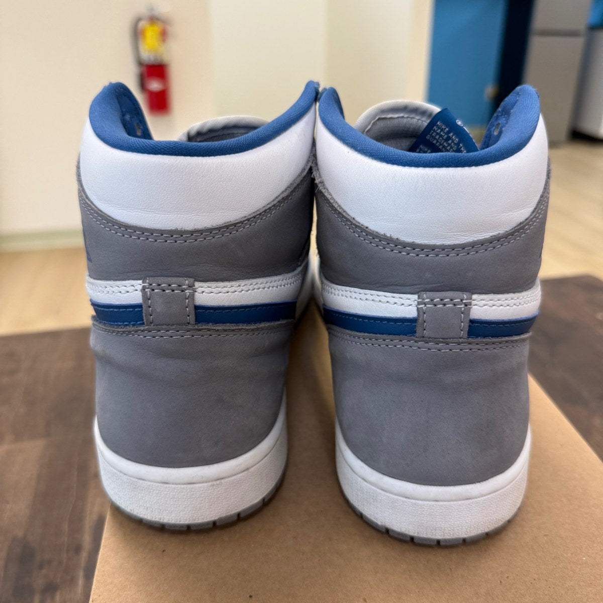 Jordan 1 Retro High OG True Blue Size 11.5 (Pre-Owned) - Image 4