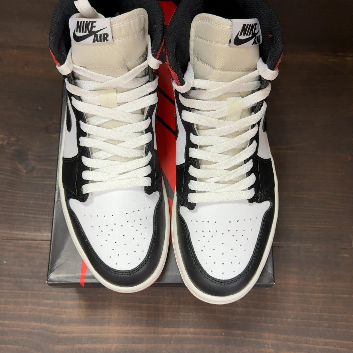 Jordan 1 Retro Black Toe (2013) Size 9.5 (Pre-Owned) - Image 3