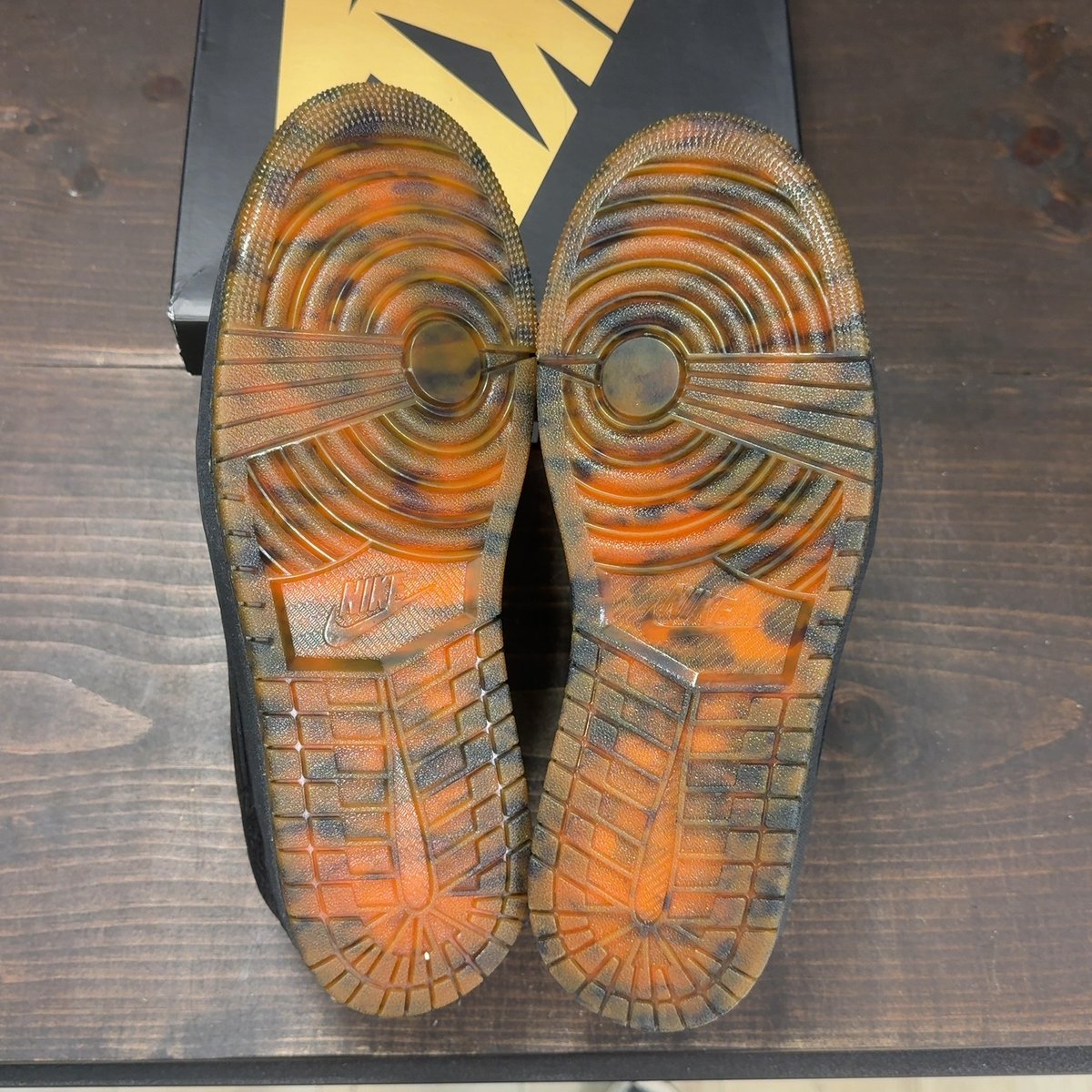 Jordan 1 Retro Low OG Xuanwu Year of the Snake Size 9.5 (Pre-Owned) - aux