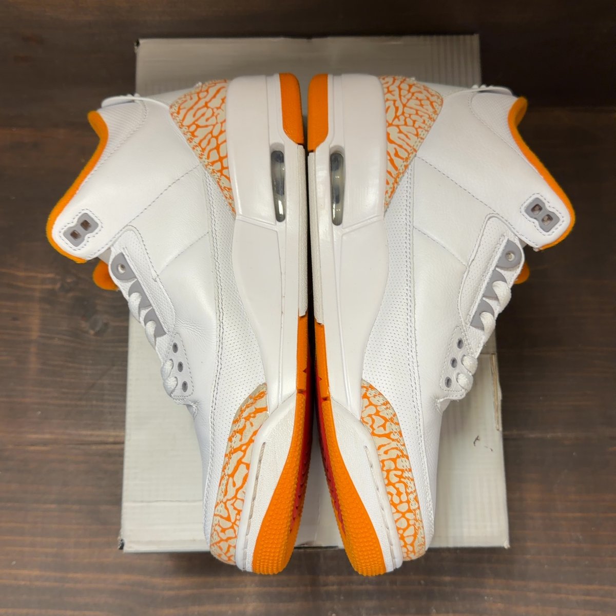 Jordan 3 Retro Orange Citrus (Women's) Size 11W (Pre-Owned) - aux