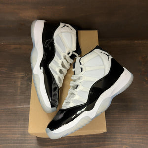 Jordan 11 Retro Concord (2018) Size 10.5 (Pre-Owned) - Image 2