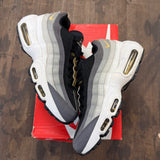 Nike Air Max 95 White Metallic Gold (GS) Size 6.5Y (Pre-Owned) - Image 1
