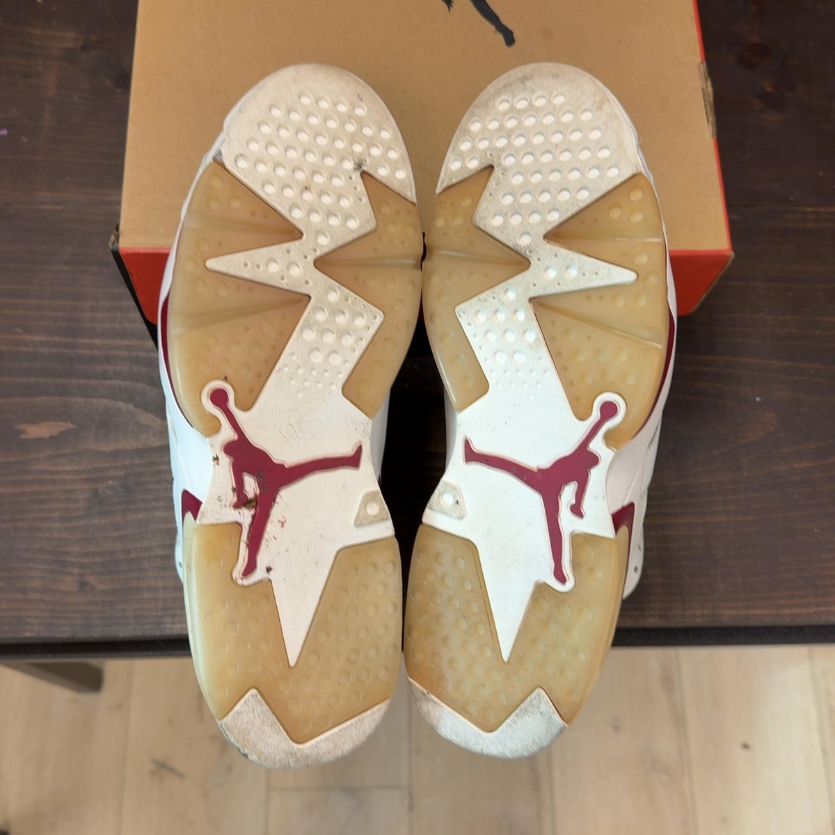 Jordan 6 Retro Maroon (2015) Size 12 (Pre-Owned) - aux