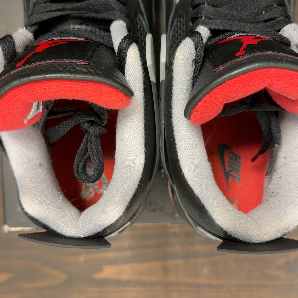Jordan 4 Retro Bred Reimagined Size 9.5 (Pre-Owned) - aux
