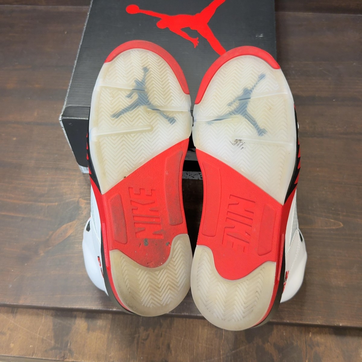 Jordan 5 Retro Fire Red Black Tongue (2025) - Image 7