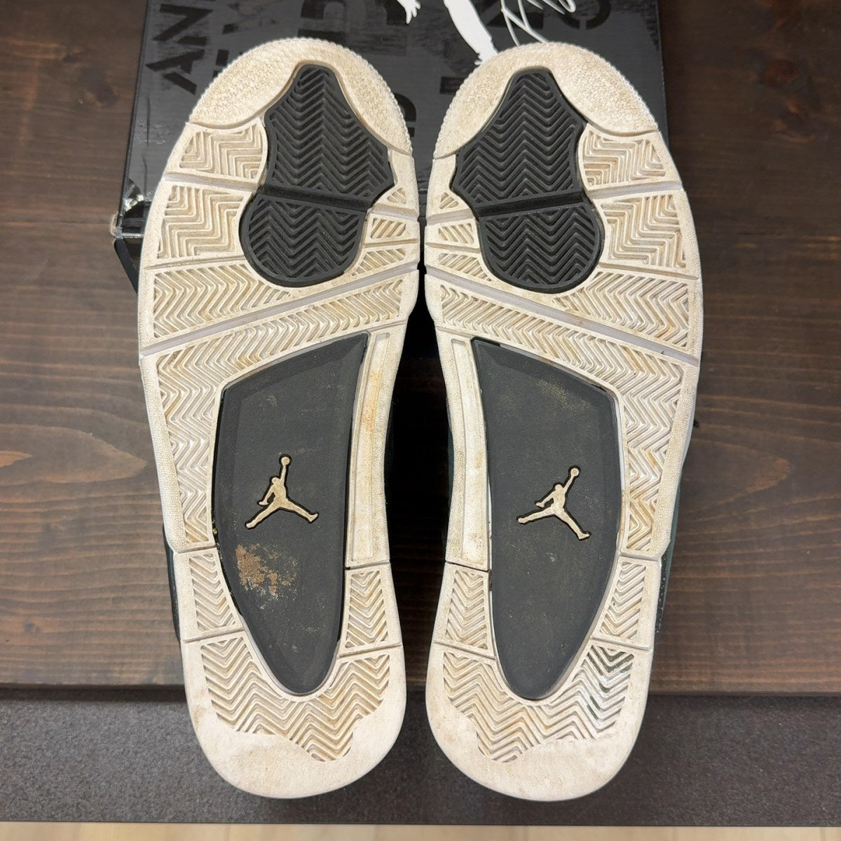 Jordan 4 Retro Fear (2024) - Image 8