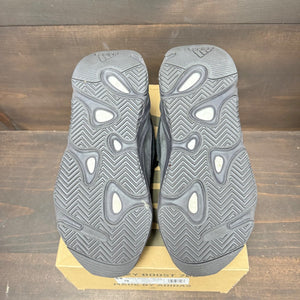adidas Yeezy Boost 700 V2 Vanta Size 9 (Pre-Owned)