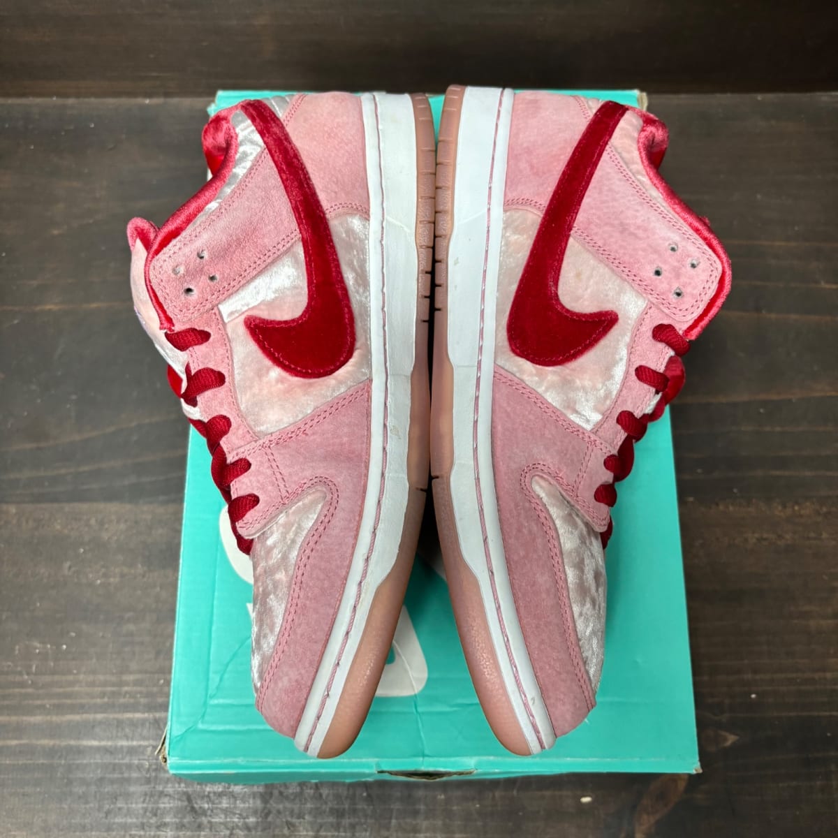 Nike SB Dunk Low StrangeLove Skateboards Size 9.5 (Pre-Owned) - tag