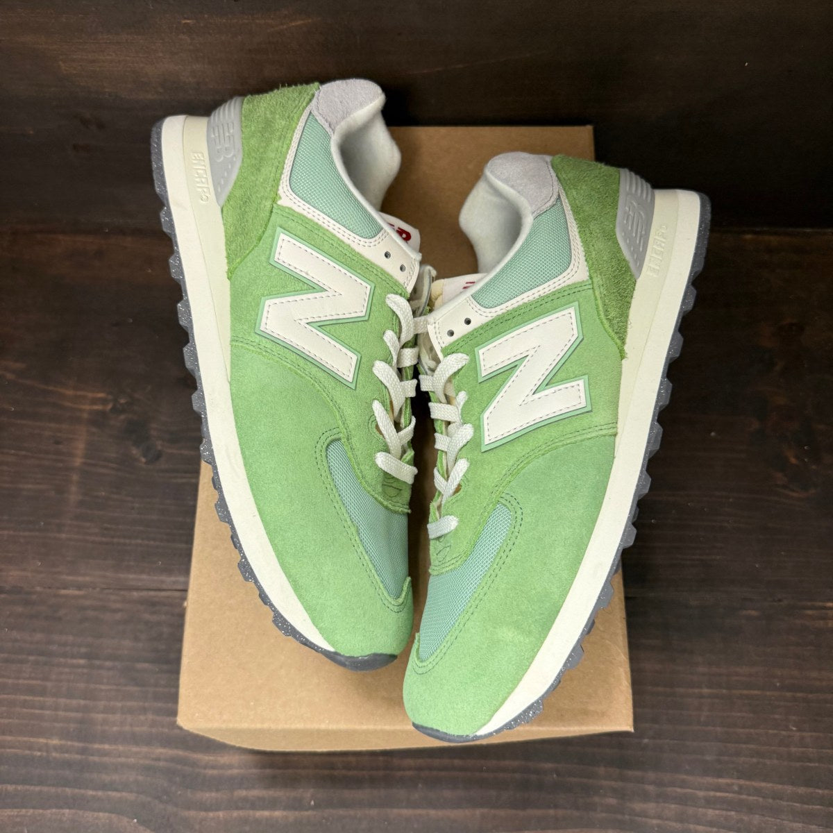 New Balance 574 Chive Sea Salt Size 11.5 (Pre-Owned) - Image 2