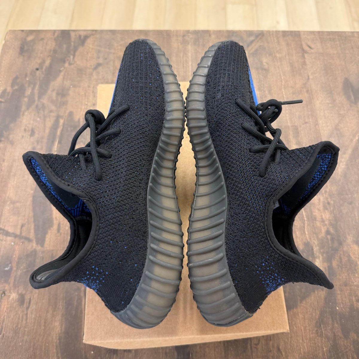 adidas Yeezy Boost 350 V2 Dazzling Blue Size 12 (Pre-Owned) - Image 5