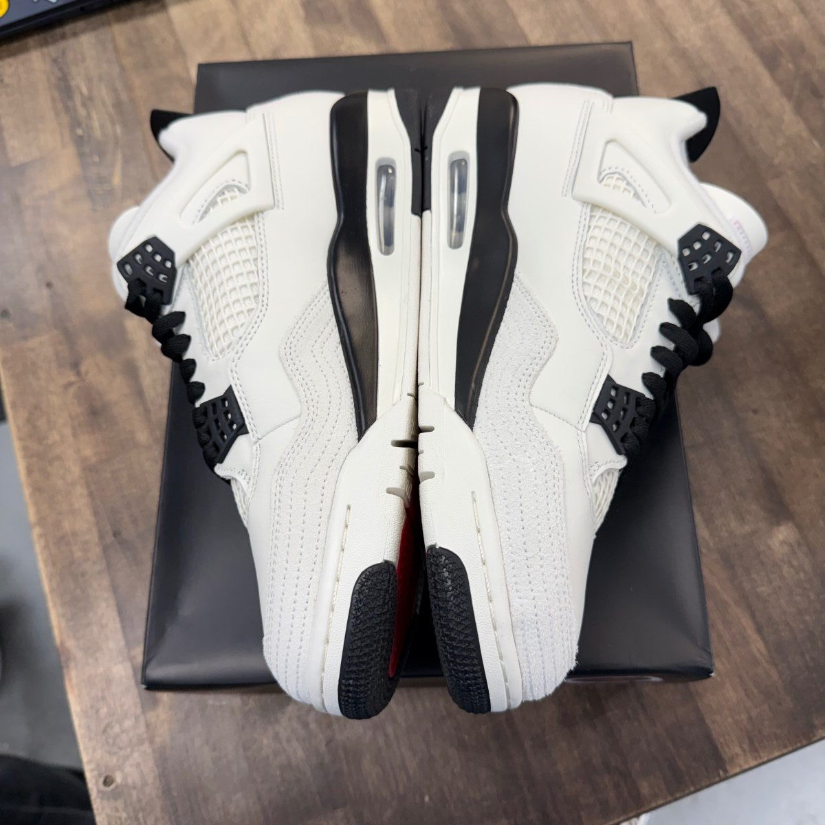 Jordan 4 Retro OG Flight Club - Image 3