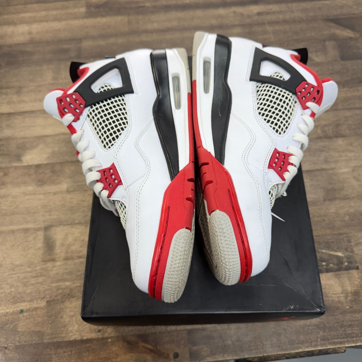 Jordan 4 Retro Fire Red (2020) Size 9 (Pre-Owned) - Image 5