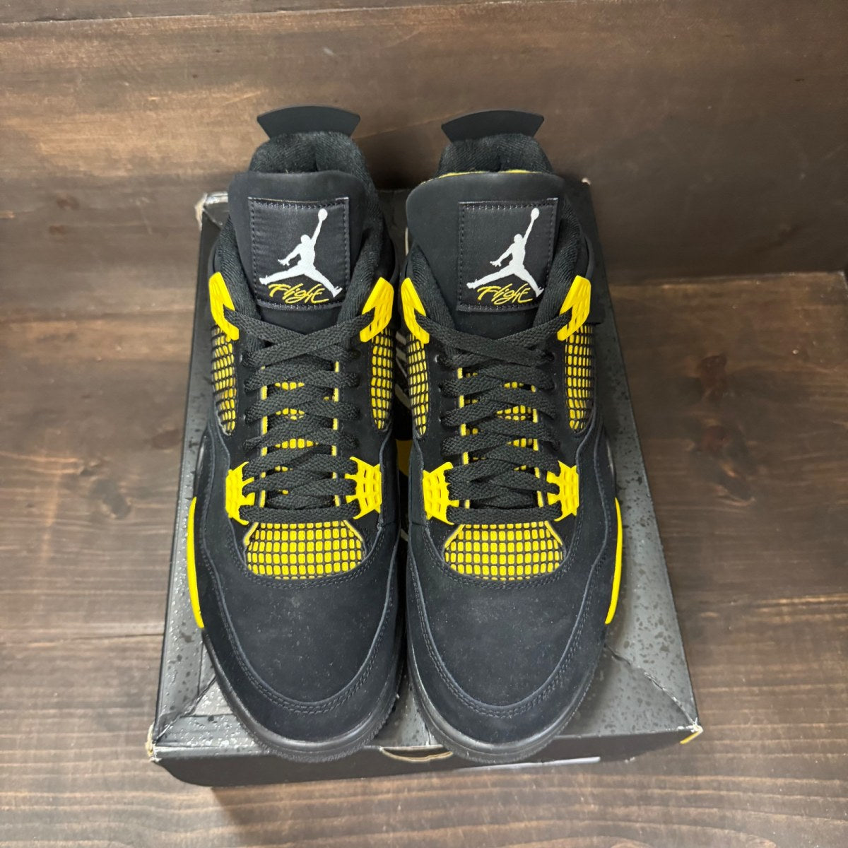 Jordan 4 Retro Thunder (2023) - Image 3