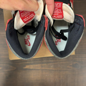 Jordan 1 Retro High OG Chicago Lost and Found (GS) Size 7Y (Pre-Owned) - Image 6