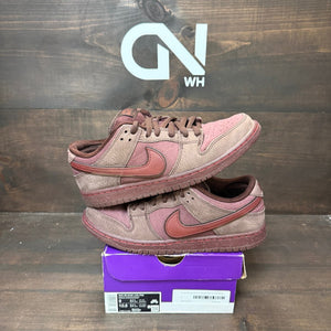 Nike SB Dunk Low City of Love Burgundy Crush - Image 1